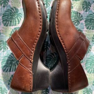 Dansko Solstice Brown Clogs (Size 39)